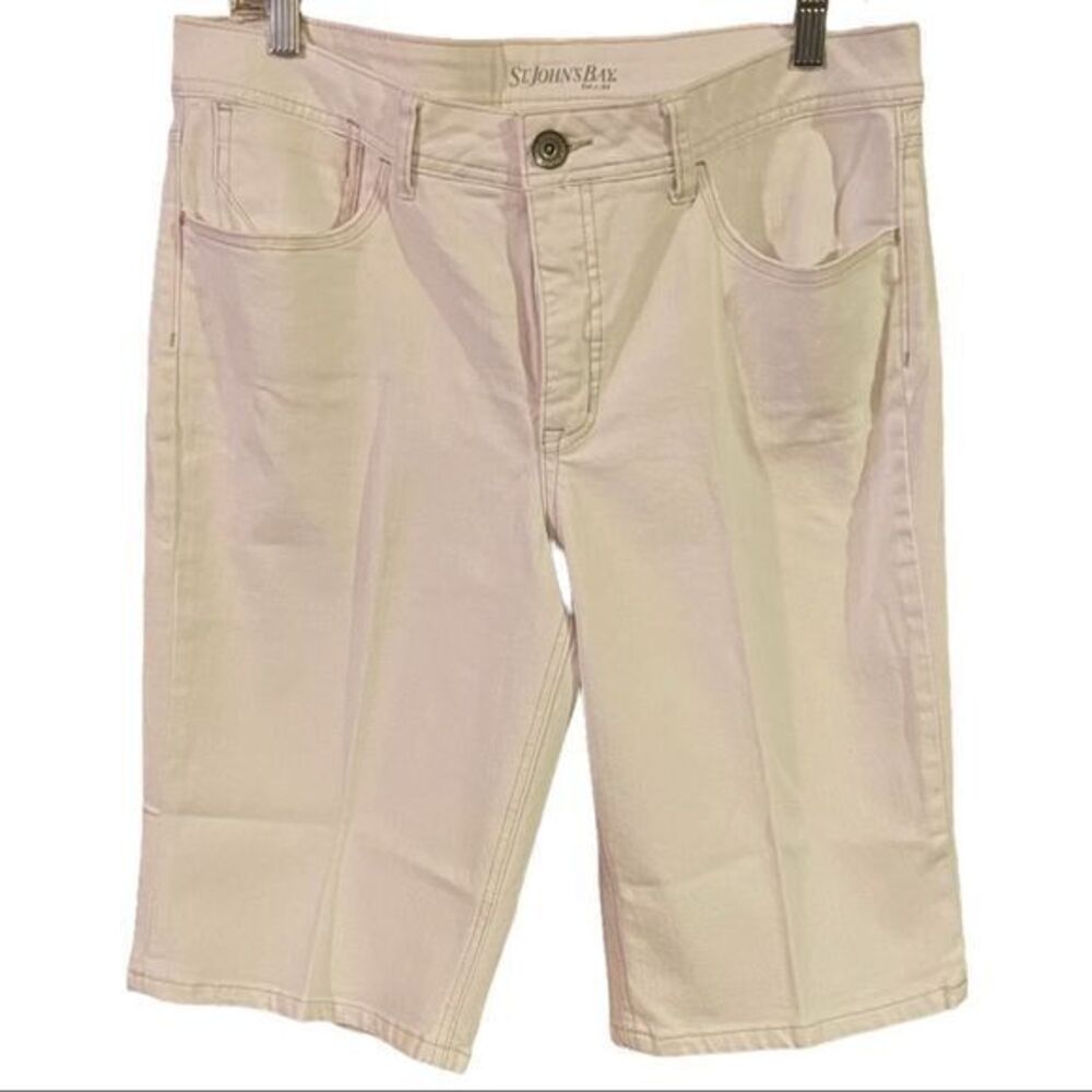 St. John's Bay Women's‎ Bermuda Shorts White Size 14